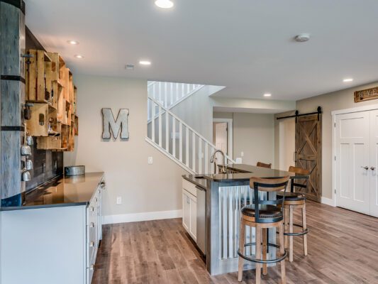 average price to finish a basement